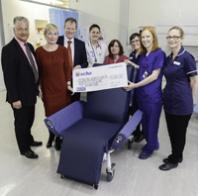 Bar operator donates £5,000 to hospital’s critical care department