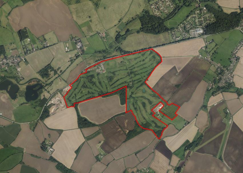 Developer agrees to buy golf course for £500m garden village