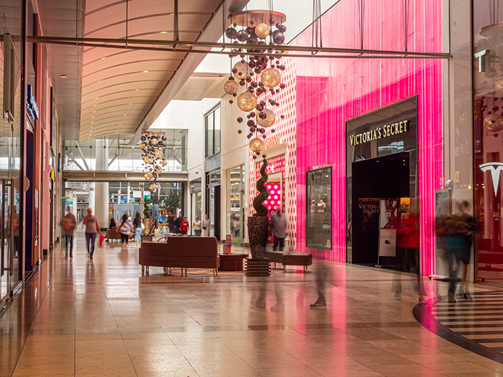 Shopping centre invites small retailers to pitch for free space
