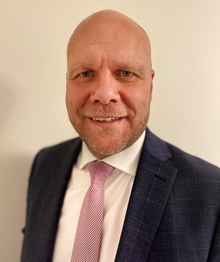 web-ian-pryce-main-pic | Business MK