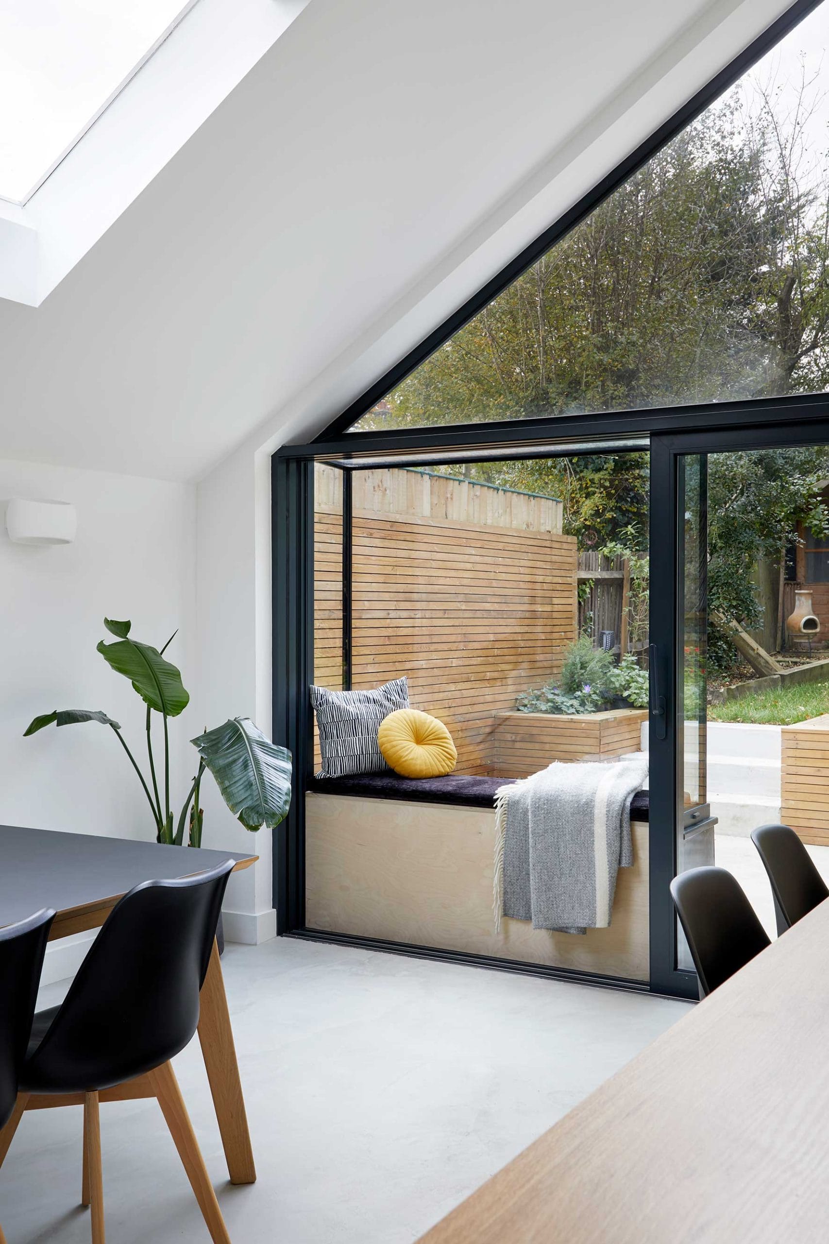 Room design by Lumin architects